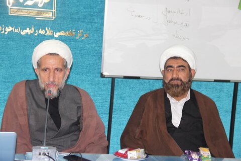 تصاویر / جلسه نشست   بیان احکام در مرکز پاسخگویی به سوالات شرعی حوزه علمیه قزوین