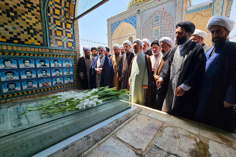 تصاویر / تجدید میثاق ائمه جمعه استان قزوین با شهدا