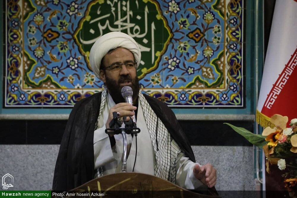 پُست و ریاست بدون تربیت معنوی انسان را نابود می‌کند