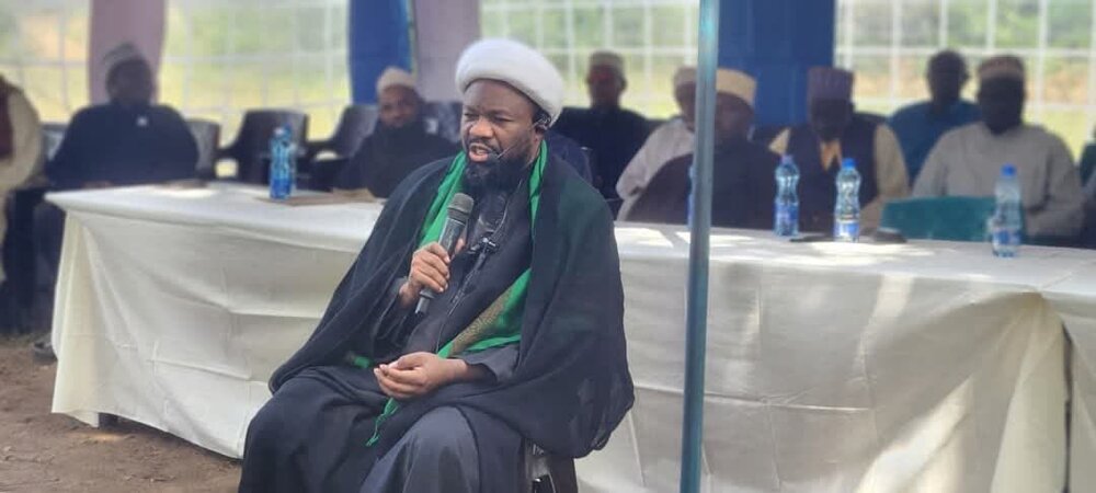 Sheikh Mkuu wa TIC: Tumuenzi sheikh Hassan Mwalupa na Sheikh Abdillah Nasir kwa kusomesha na kuhuisha kazi zao walizozifanya Sheikh Mkuu wa TIC: Tumuenzi sheikh Hassan Mwalupa na Sheikh Abdillah Nasir kwa kusomesha na kuhuisha kazi zao walizozifanya