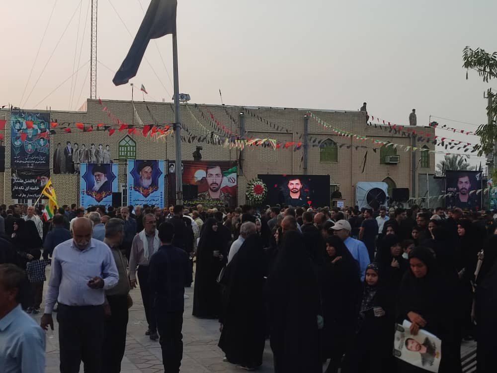 فیلم| دلنوشته های دختر شهید پاسدار ایمان قایدی در تشییع پدر شهیدش