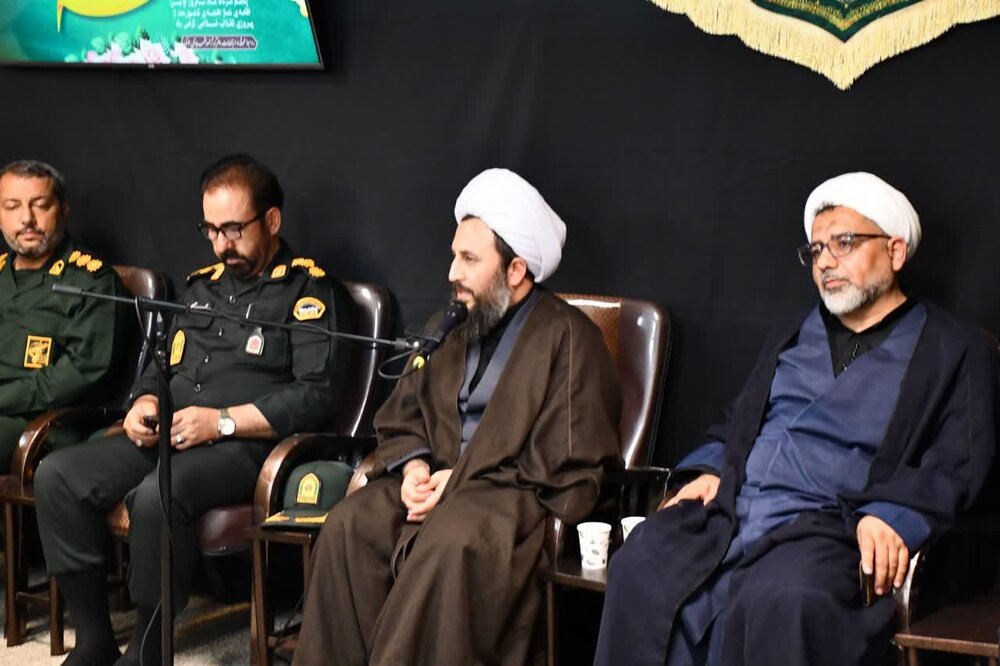 تصاویر/ نشست صمیمی امام جمعه شهرستان خوی با خادمین نماز جمعه