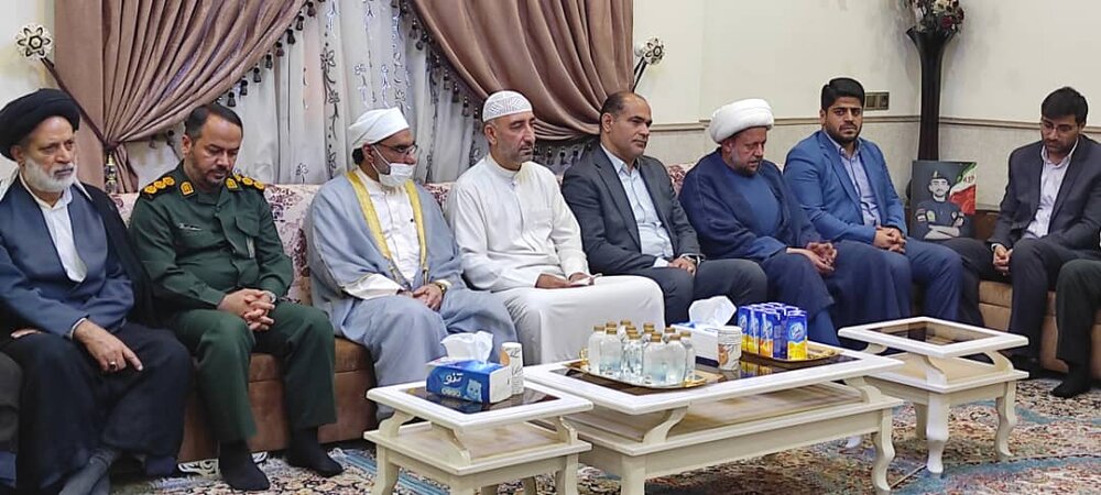 دیدار امام جمعه عسلویه با خانواده شهید مدافع امنیت "احمد عبدالله زاده"