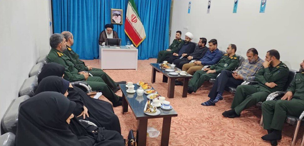دیدار فرمانده ناحیه مقاومت بسیج سپاه شهرستان با امام جمعه جم