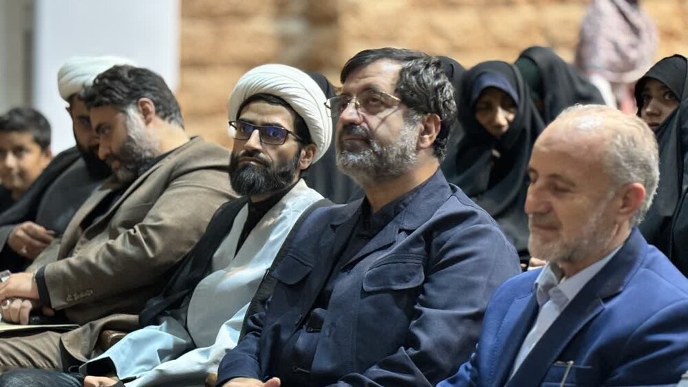 برگزاری همایش بزرگ دختران فاطمی / تأکید استاندار قم بر محوریت مساجد در فعالیت‌های فرهنگی