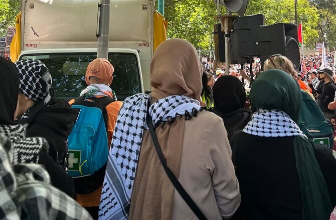 ऑस्ट्रेलिया में 7 अक्टूबर 2023 से इस्लामोफोबिया की घटनाओं में तेज़ी से वृद्धि ऑस्ट्रेलिया में 7 अक्टूबर 2023 से इस्लामोफोबिया की घटनाओं में तेज़ी से वृद्धि