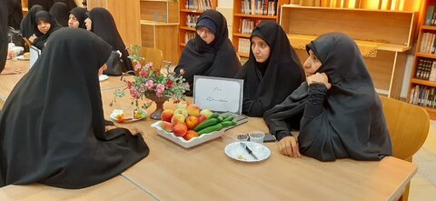 تصاویر/دیدار مدیر حوزه علمیه خواهران استان مرکزی با کادر مدارس علمیه شهرستان ساوه