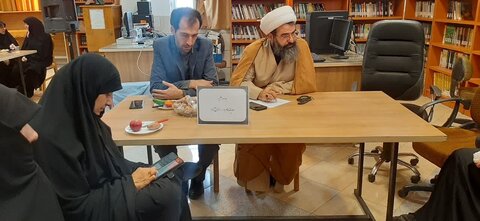 تصاویر/دیدار مدیر حوزه علمیه خواهران استان مرکزی با کادر مدارس علمیه شهرستان ساوه