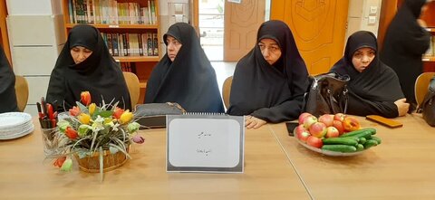 تصاویر/دیدار مدیر حوزه علمیه خواهران استان مرکزی با کادر مدارس علمیه شهرستان ساوه