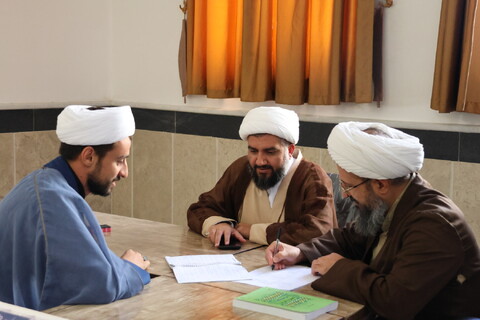 تصاویر| امتحان درس خارج در مدرسه علمیه امیرالمومنین(ع) بیرجند