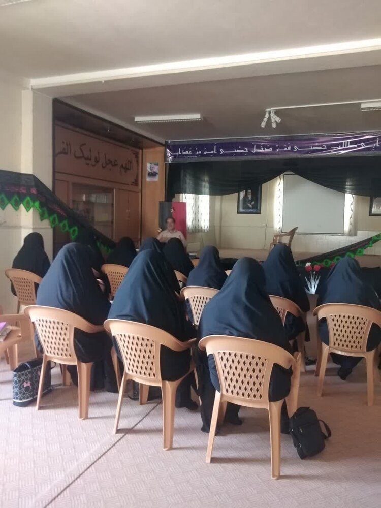 کارگاه مقاله‌نویسی طلاب در مدارس علمیه گلدشت، ویلاشهر و نجف‌آباد برگزار شد