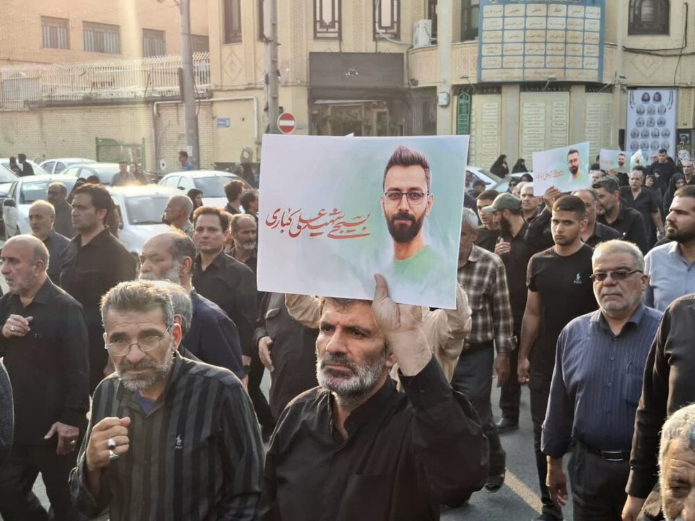 مراسم تشییع پیکر بسیجی شهید علی کباری، در کاشان برگزار شد+عکس
