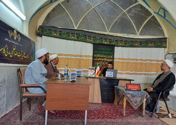 تحقیق پایانی «نقش خانواده در تربیت نوجوان ناظر بر فضای مجازی» دفاع شد