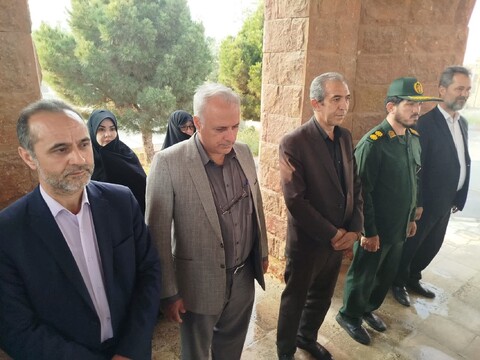 تصاویر/غبارروبی مزار مطهر شهدای آذرشهر