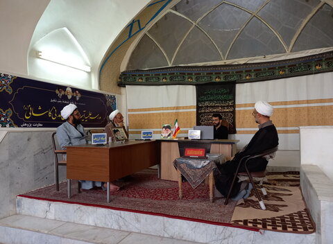 تصاویر/ جلسه دفاعیه تحقیق پایانی طلاب مدرسه علمیه آیت‌الله مدنی کاشانی(ره)