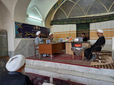 تصاویر/ جلسه دفاعیه تحقیق پایانی طلاب مدرسه علمیه آیت‌الله مدنی کاشانی(ره)