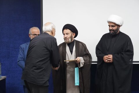 تصاویر مراسم تکریم از موکب داران شهرستان خرم آباد با حضور نماینده ولی فقیه در لرستان