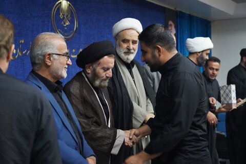 تصاویر مراسم تکریم از موکب داران شهرستان خرم آباد با حضور نماینده ولی فقیه در لرستان