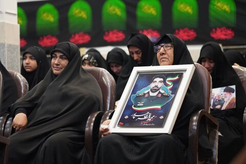 تصاویر مراسم گرامیداشت شهدای جنگ ۱۲ روزه در مدرسه علمیه فاطمیه خواهران خرم آباد