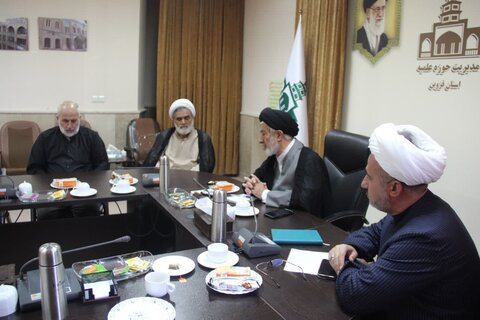 تصاویر / جلسه کمیته فرهنگی وآموزشی ستاد اربعین حسینی استان قزوین