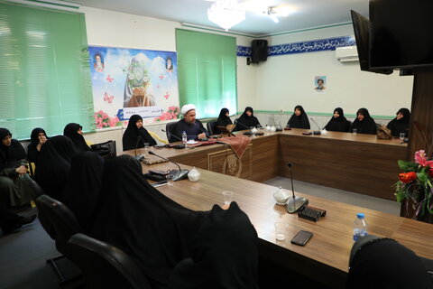 تصاویر / نشست سفیران زینبی کمیته فرهنگی وآموزشی ستاد اربعین حسینی استان قزوین