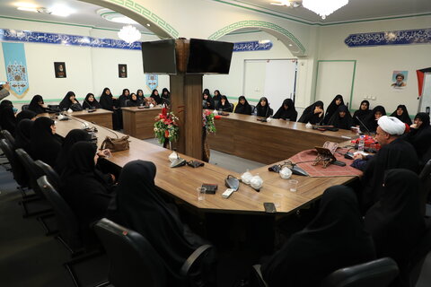 تصاویر / نشست سفیران زینبی کمیته فرهنگی وآموزشی ستاد اربعین حسینی استان قزوین