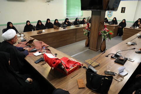 تصاویر / نشست سفیران زینبی کمیته فرهنگی وآموزشی ستاد اربعین حسینی استان قزوین