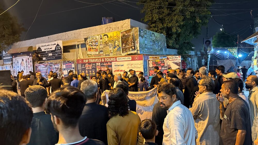 Pakistan hökumətinin Ərbəin zəvvarlarının quru yolu ilə səfərinə qadağa qoyması ilə bağlı olaraq ölkə daxilində genişmiqyaslı etirazlar baş qaldırıb