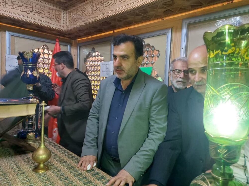 آیین غبارروبی ضریح مطهر حضرت سلطانعلی(ع) در اردهال کاشان برگزار شد