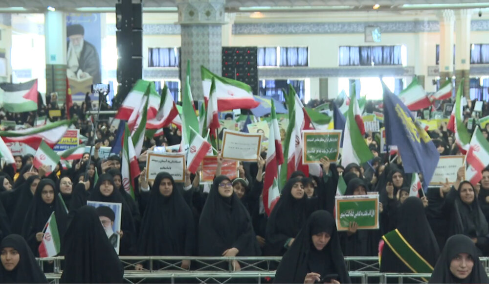 شاهد.. مراسم في طهران لتكريم "الملائكة الشهداء"