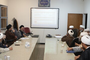 تصاویر/ جلسه مدیران و مسئولین جذب مدارس در علمیه آیت‌الله آخوند(ره)