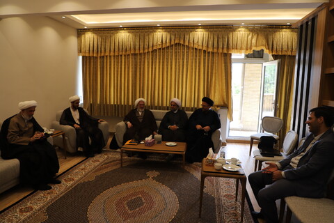 تصاویر | دیدار مدیر دفتر نمایندگی ولی فقیه در جمهوری آذربایجان با مدیر حوزه علمیه استان آذربایجان شرقی