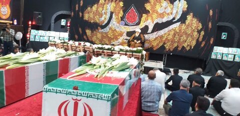 تصاویر/ مراسم استقبال از شهدای تازه تفحص شده از مناطق عملیاتی دوپازا و حاج عمران در مسجد جنرال ارومیه