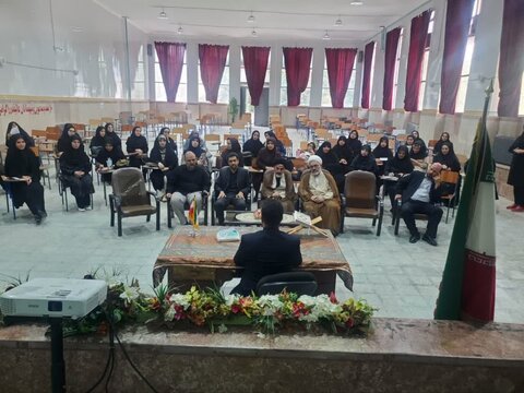 تصاویر/ چهارمین جلسه از سلسله نشست‌های تربیتی اخلاقی فرهنگیان آذربایجان غربی با نماینده ولی فقیه در استان
