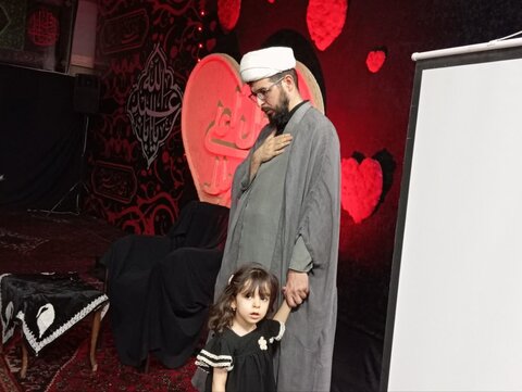 تصاویر/ عزاداری ویژه دختران به همت هیئت بنت‌الهدی در حسینیه امامزاده یحیی علیه‌السلام همدان برگزار شد