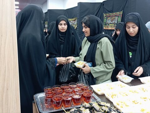تصاویر/ عزاداری ویژه دختران به همت هیئت بنت‌الهدی در حسینیه امامزاده یحیی علیه‌السلام همدان برگزار شد
