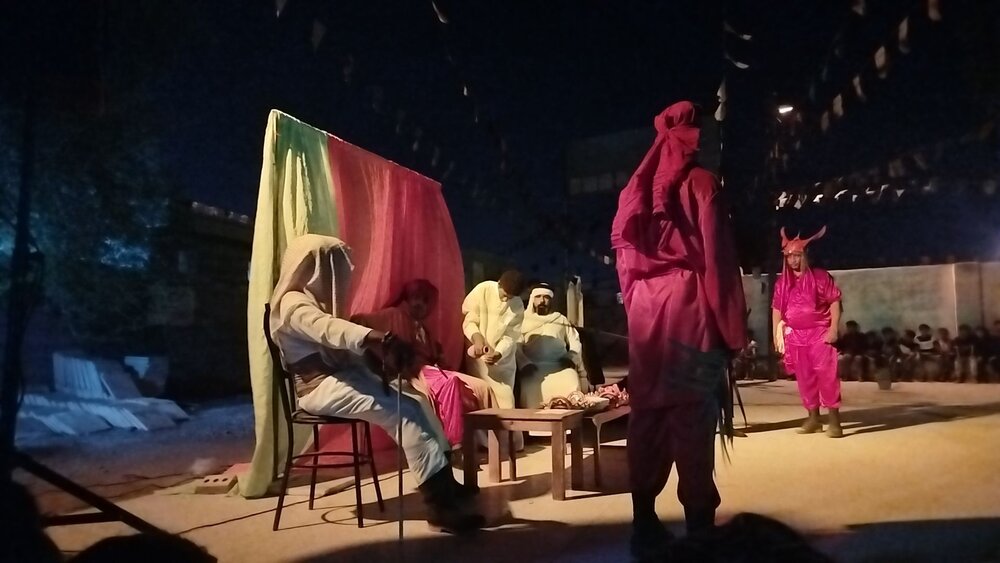 نمایش خرابه و طشت طلا در چهارمین سال متوالی در میناب برگزار شد+ تصاویر