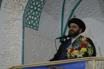 رمز عزت و اقتدار، تبعیت از ولایت است