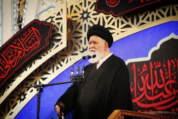 ایستادگی بر اصول دین، رمز پیروزی ملت ایران در برابر استکبار / دشمن با دین و دانش ما سرستیز دارد