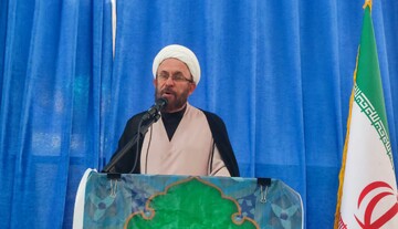 ائمه جمعه پل ارتباطی بین مردم و مسئولان هستند