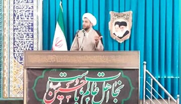 دین و دانش از استوانه‌های استقامت ملت ایران‌ است