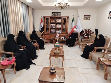 دیدار مدیر جامعه‌الزهرا(س) با رایزن فرهنگی جمهوری اسلامی ایران در عراق