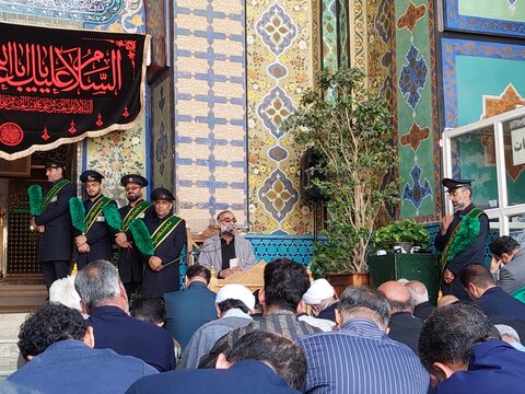 تصاویر/ غبارروبی ضریح مطهر حضرت سلطانعلی(ع) در اردهال کاشان