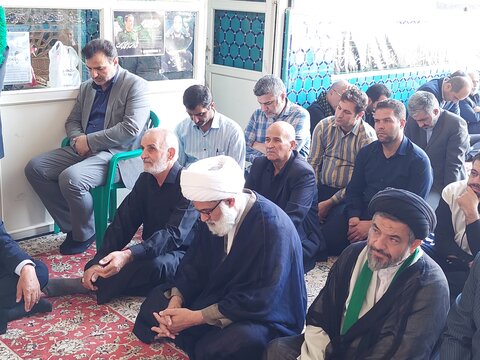 تصاویر/ غبارروبی ضریح مطهر حضرت سلطانعلی(ع) در اردهال کاشان