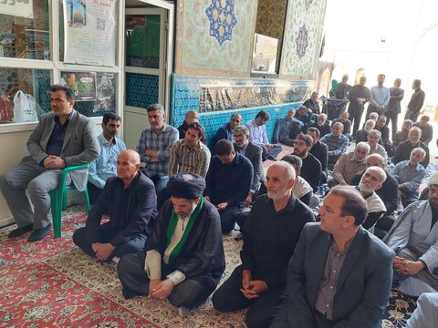 تصاویر/ غبارروبی ضریح مطهر حضرت سلطانعلی(ع) در اردهال کاشان