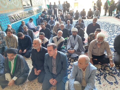 تصاویر/ غبارروبی ضریح مطهر حضرت سلطانعلی(ع) در اردهال کاشان