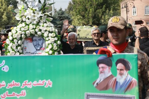 تصاویر/ مراسم تشییع پیکر مطهر شهدای تازه تفحص شده ازمناطق عملیاتی دوپازه وحاج عمران در ارومیه