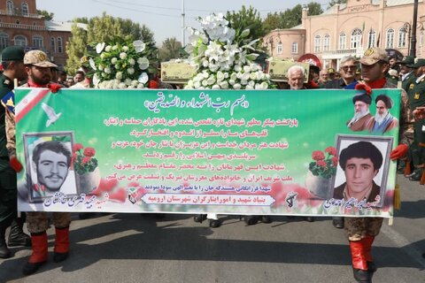 تصاویر/ مراسم تشییع پیکر مطهر شهدای تازه تفحص شده ازمناطق عملیاتی دوپازه وحاج عمران در ارومیه