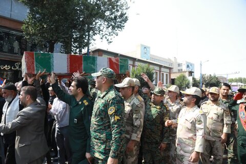 تصاویر/ مراسم تشییع پیکر مطهر شهدای تازه تفحص شده ازمناطق عملیاتی دوپازه وحاج عمران در ارومیه