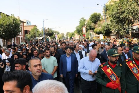 تصاویر/ مراسم تشییع پیکر مطهر شهدای تازه تفحص شده ازمناطق عملیاتی دوپازه وحاج عمران در ارومیه